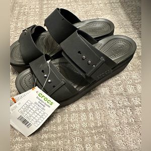 NEW WITH TAGS women’s crocs sandal sz 8